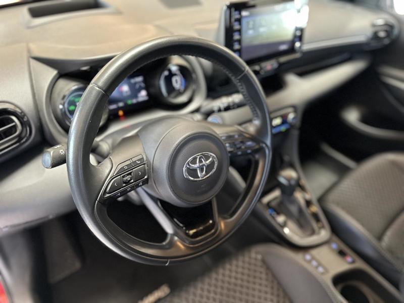 Toyota Yaris Hybride 116ch Collection - Parfait état Attelage Pneus neufs