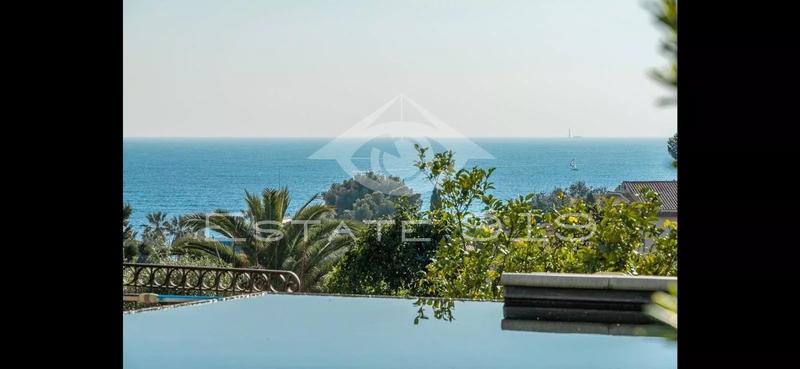 Maison - 182 m² - 7 pièces