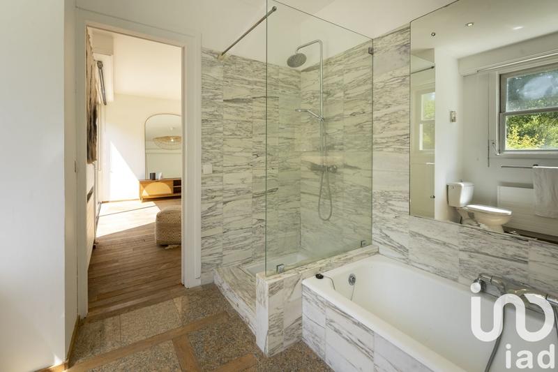 Maison - 320 m² - 10 pièces