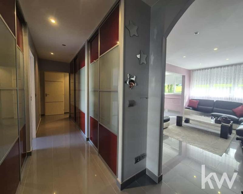 Appartement - 90 m² - 5 pièces