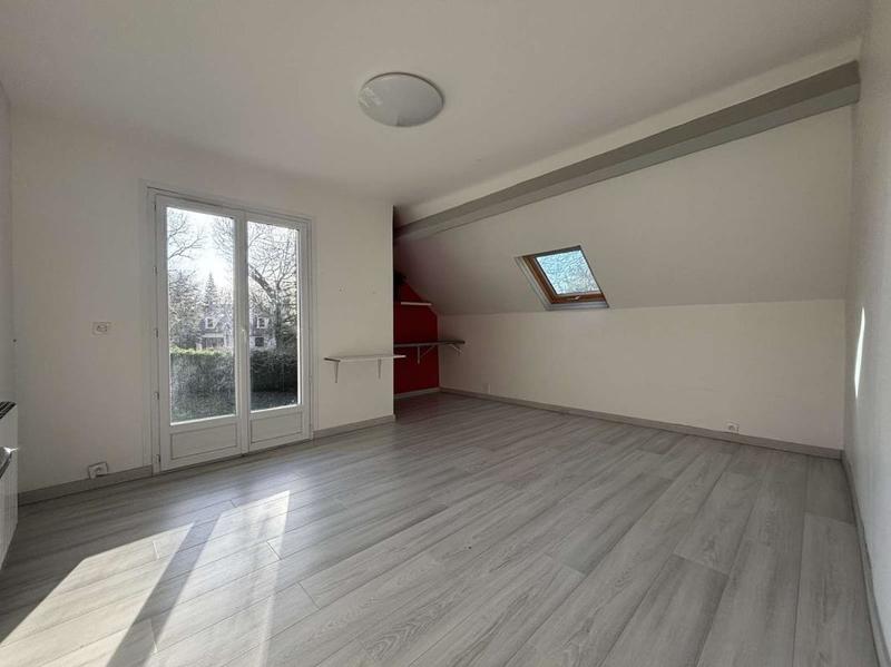 Maison - 263 m² - 8 pièces