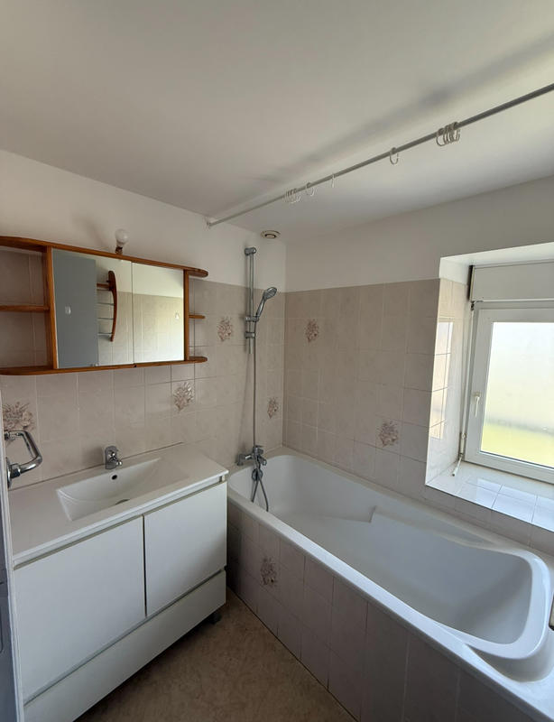 Maison - 175 m² - 9 pièces