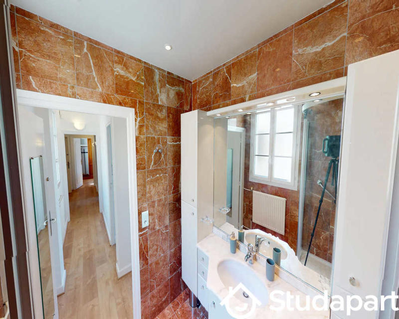 Chambre - 80 m² - 1 pièce