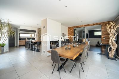 Maison - 165 m² - 6 pièces