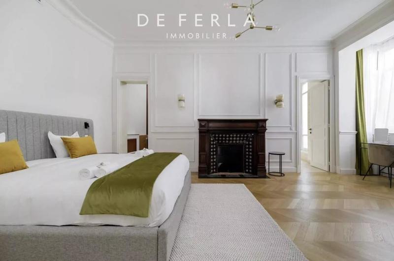 Appartement - 215 m² - 6 pièces