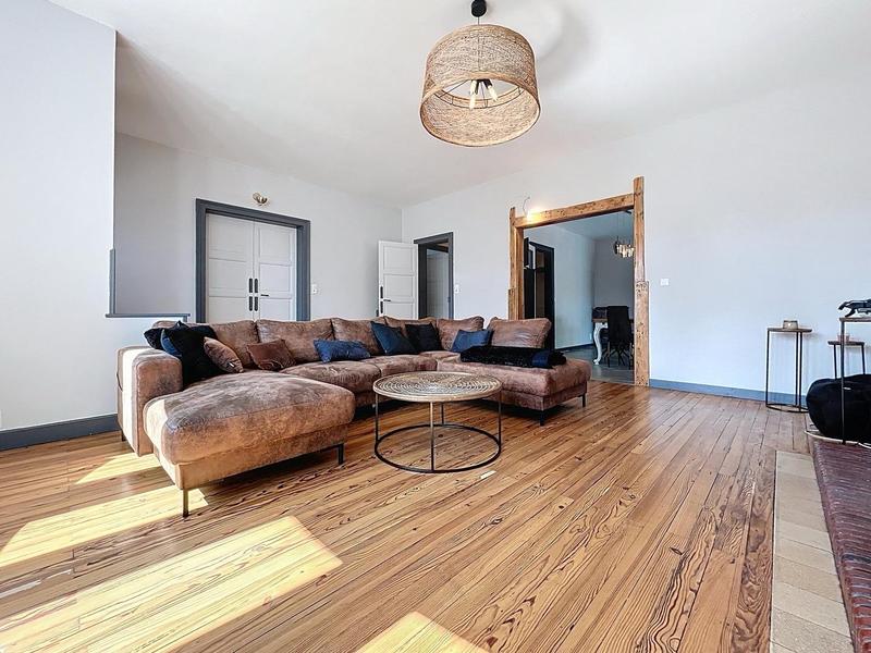 Maison - 236 m² - 10 pièces