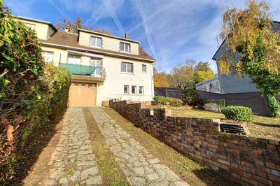 Maison - 147 m² - 6 pièces