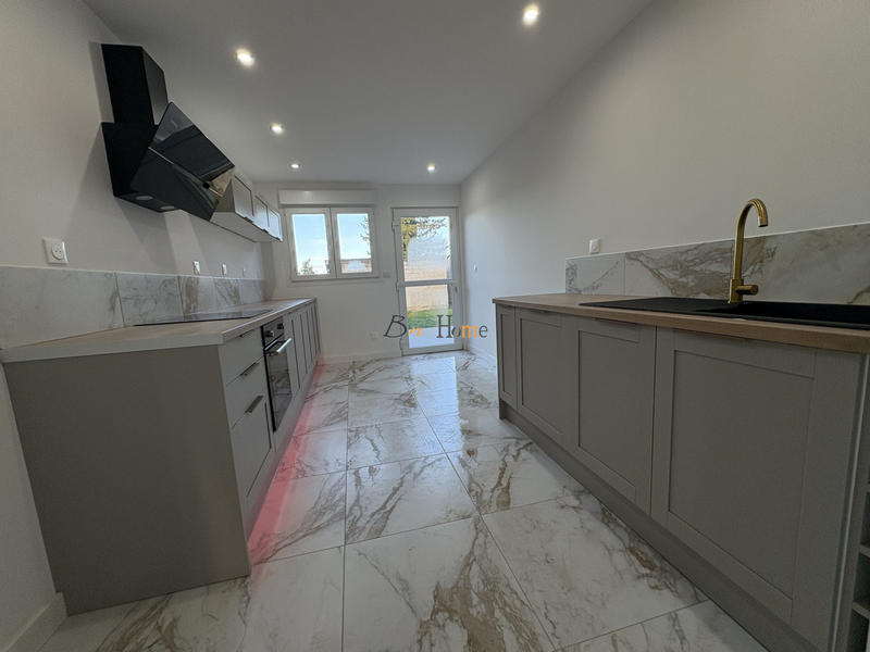 Maison - 88 m² - 6 pièces