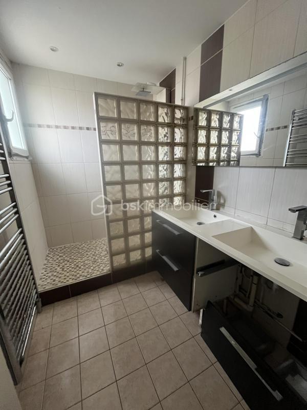 Pavillon - 123 m² - 7 pièces