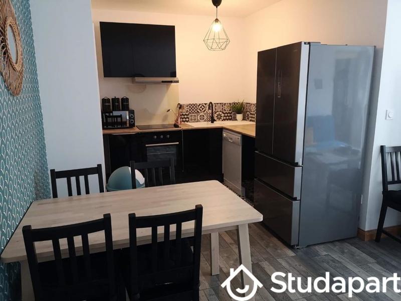 Appartement - 94 m² - 8 pièces