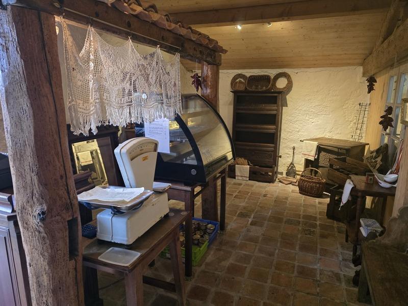 Corps de ferme - 320 m² - 12 pièces