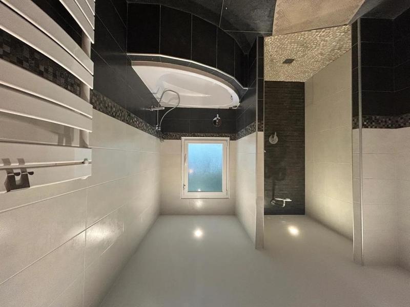 Maison - 190 m² - 2 pièces