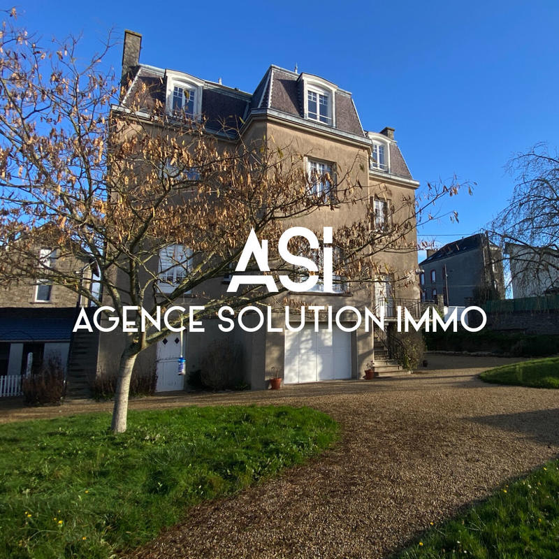 Maison - 280 m² - 12 pièces