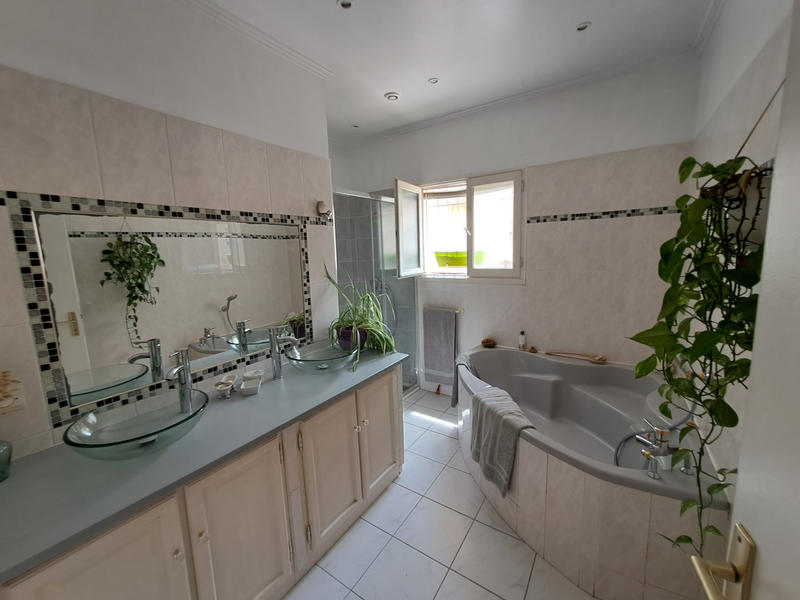 Villa - 178 m² - 6 pièces