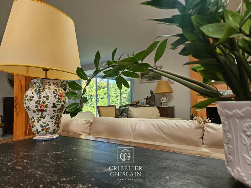 Maison - 248 m² - 9 pièces