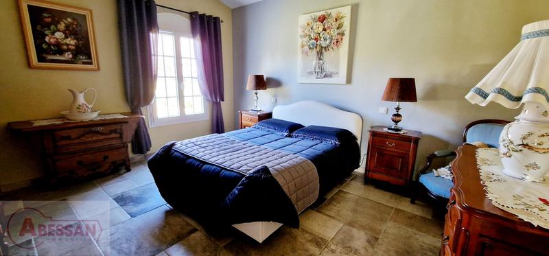 Maison - 201 m² - 5 pièces