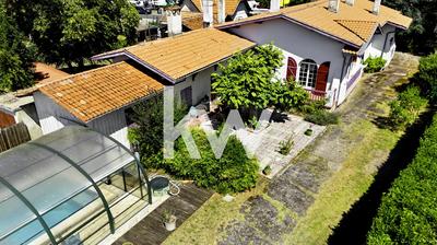 Maison - 225 m² - 6 pièces