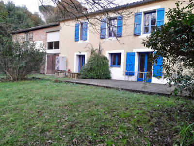 Maison - 295 m² - 10 pièces