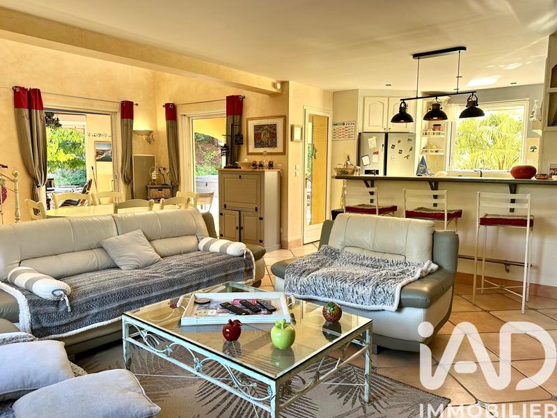 Maison - 159 m² - 6 pièces