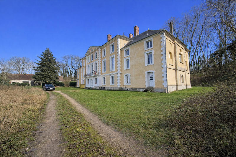 Château - 900 m² - 35 pièces