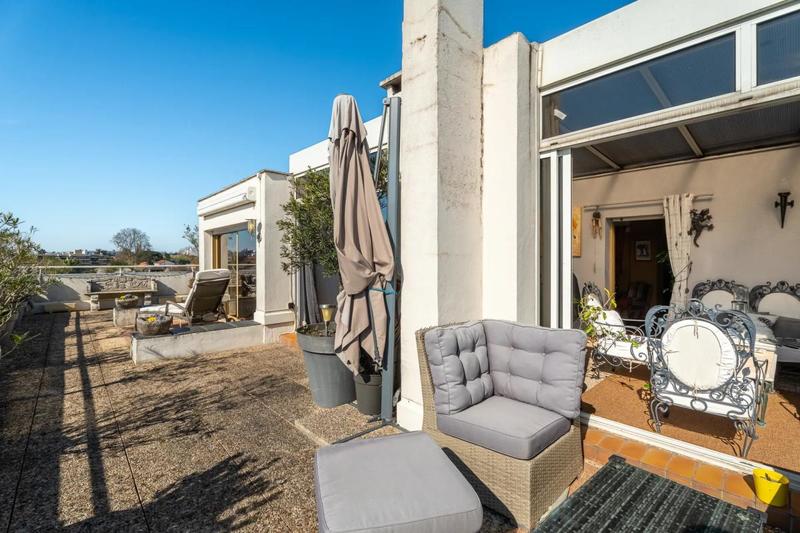 Appartement - 214 m² - 7 pièces