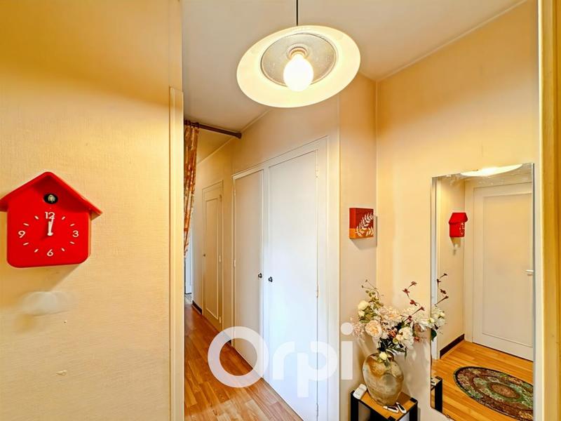 Appartement - 80 m² - 4 pièces