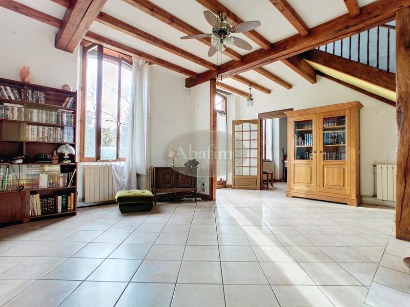 Maison - 161 m² - 8 pièces