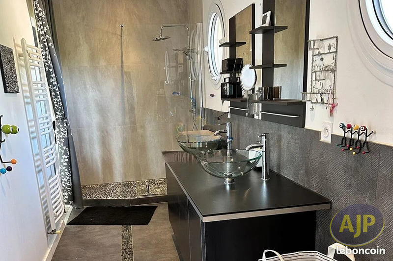 Maison - 184 m² - 6 pièces