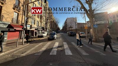 Fonds de commerce - Magasins - 70 m²