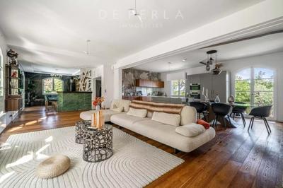 Villa - 370 m² - 8 pièces