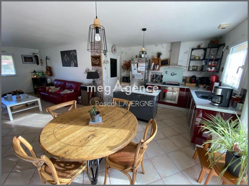 Maison - 90 m² - 5 pièces