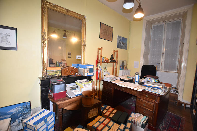 Maison - 260 m² - 9 pièces