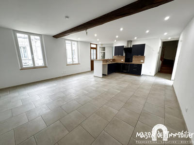 Maison - 93 m² - 4 pièces