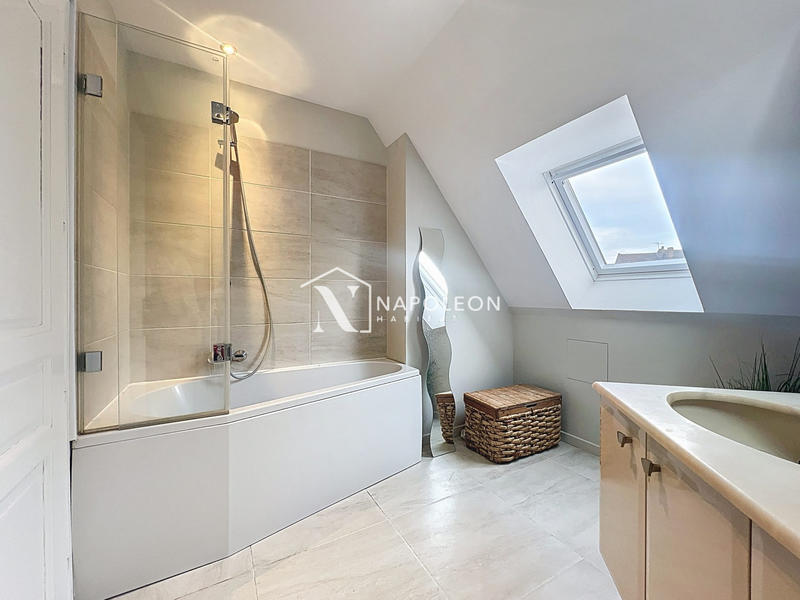 Maison - 190 m² - 6 pièces