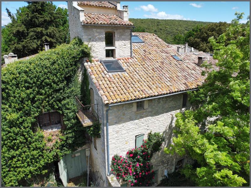 Maison - 800 m² - 32 pièces