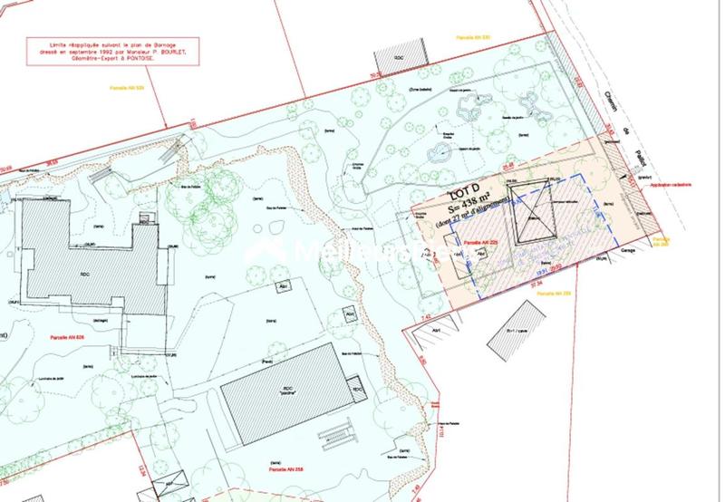 Terrain constructible - 738 m²