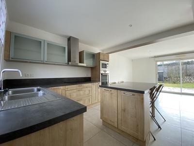 Maison traditionnelle - 80 m² - 5 pièces