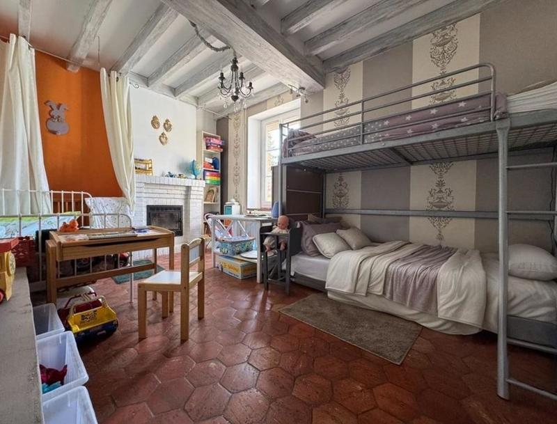 Maison - 212 m² - 9 pièces