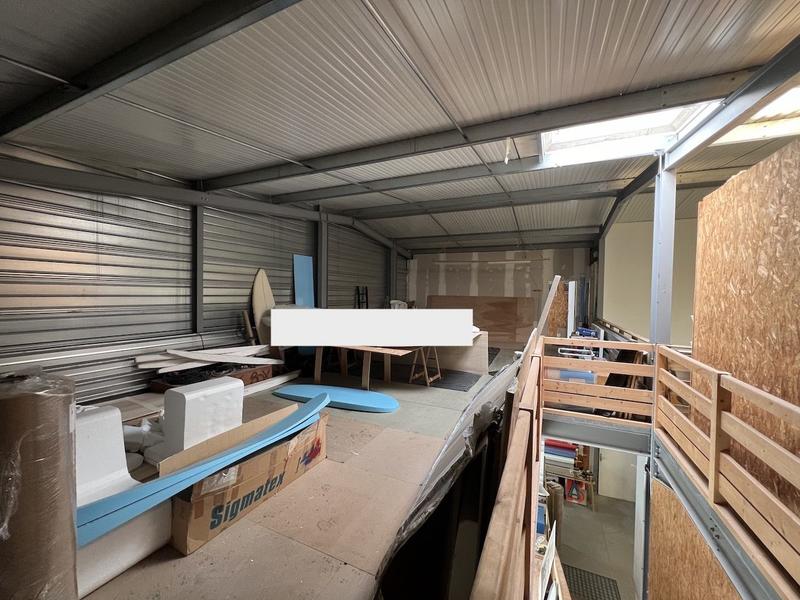 Local d'activités - 563 m² - 13 pièces