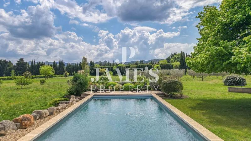 Maison - 275 m² - 6 pièces