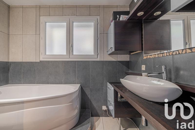 Maison de village - 174 m² - 10 pièces