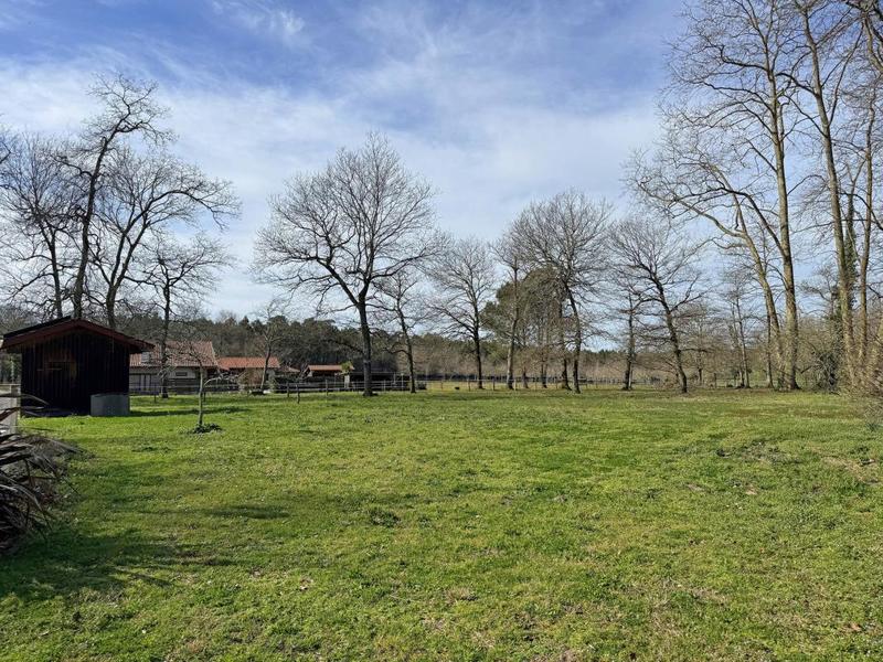 Propriété - 225 m² - 7 pièces