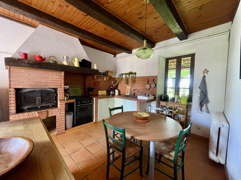 Maison - 285 m² - 9 pièces