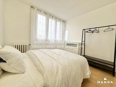 Chambre - 11 m² - 4 pièces