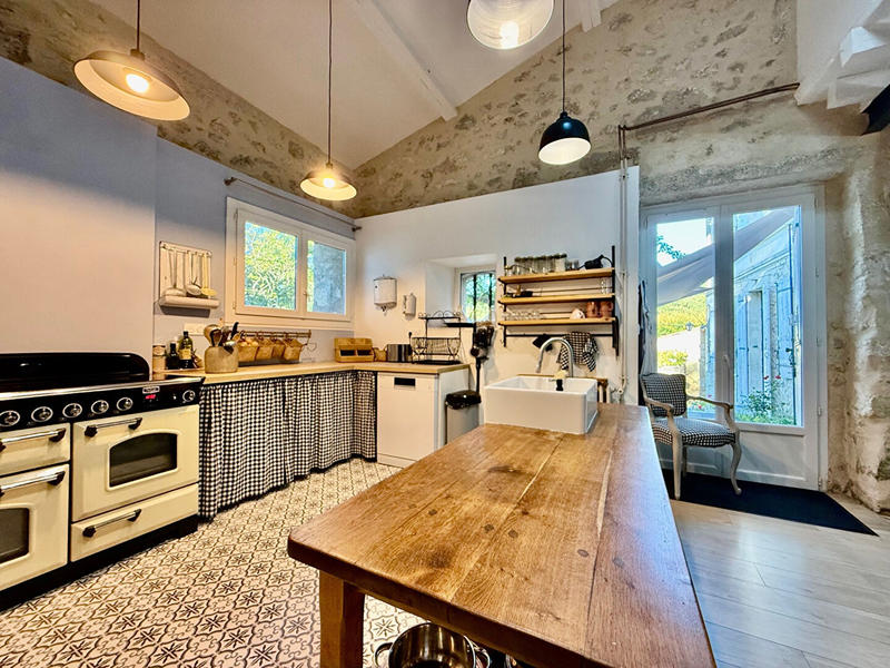 Maison - 236 m² - 6 pièces