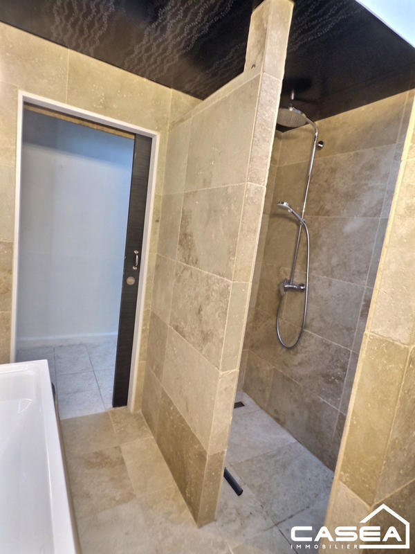 Maison traditionnelle - 83 m² - 4 pièces