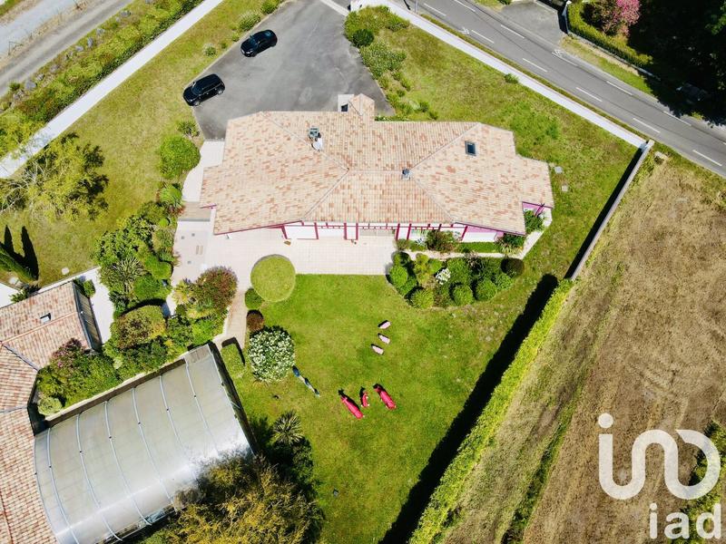 Maison de maîtres - 245 m² - 10 pièces