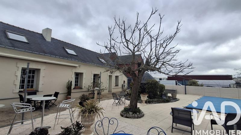 Maison - 270 m² - 11 pièces