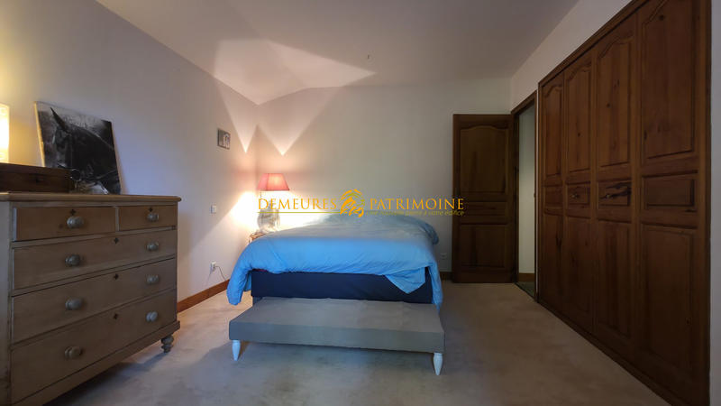 Maison - 250 m² - 7 pièces