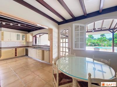 Maison - 350 m² - 10 pièces